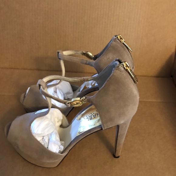 Michael Kors tan platform heels - Picture 5 of 5